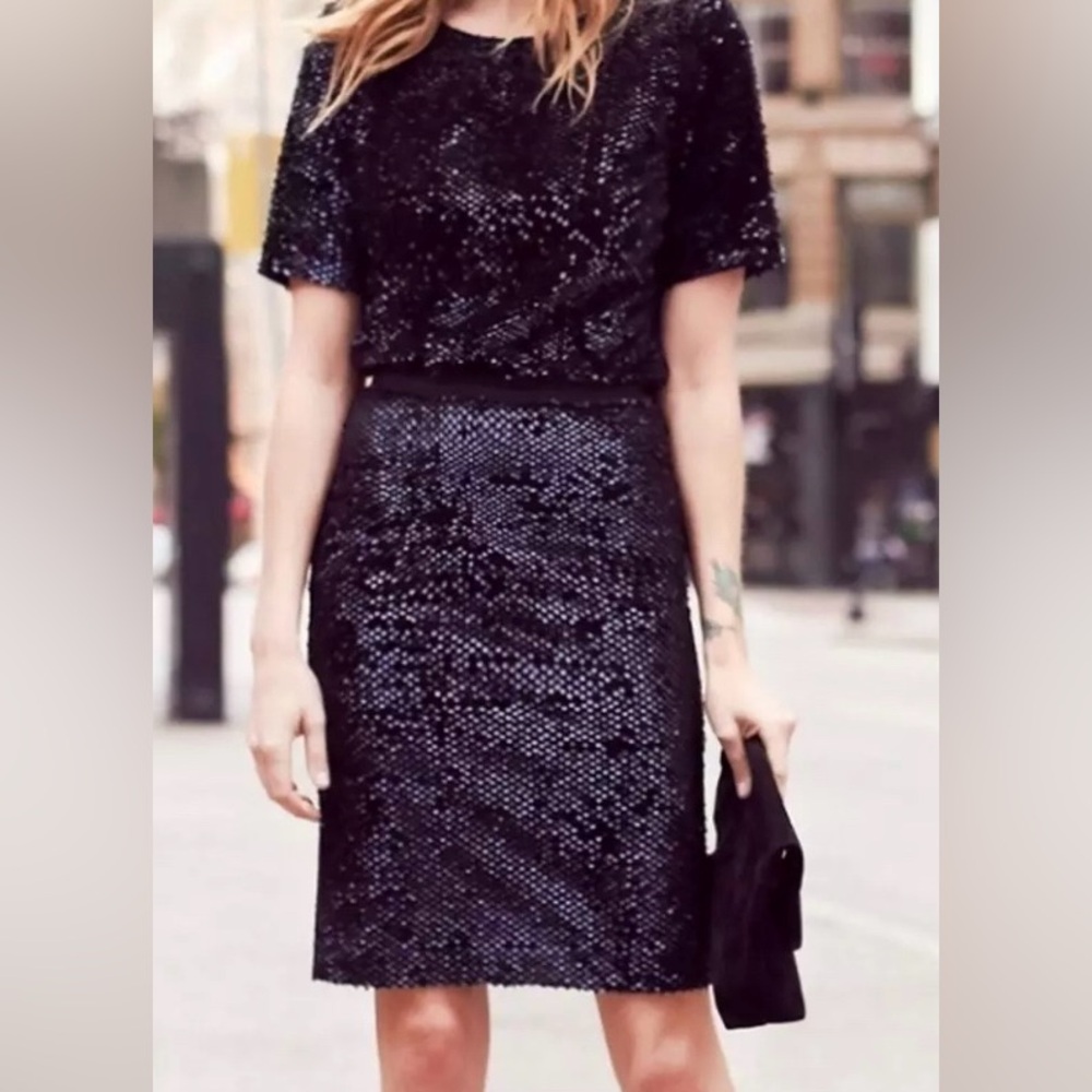 Ann Taylor. XS Top. 0 Petite skirt. Navy blue sequin matching set.